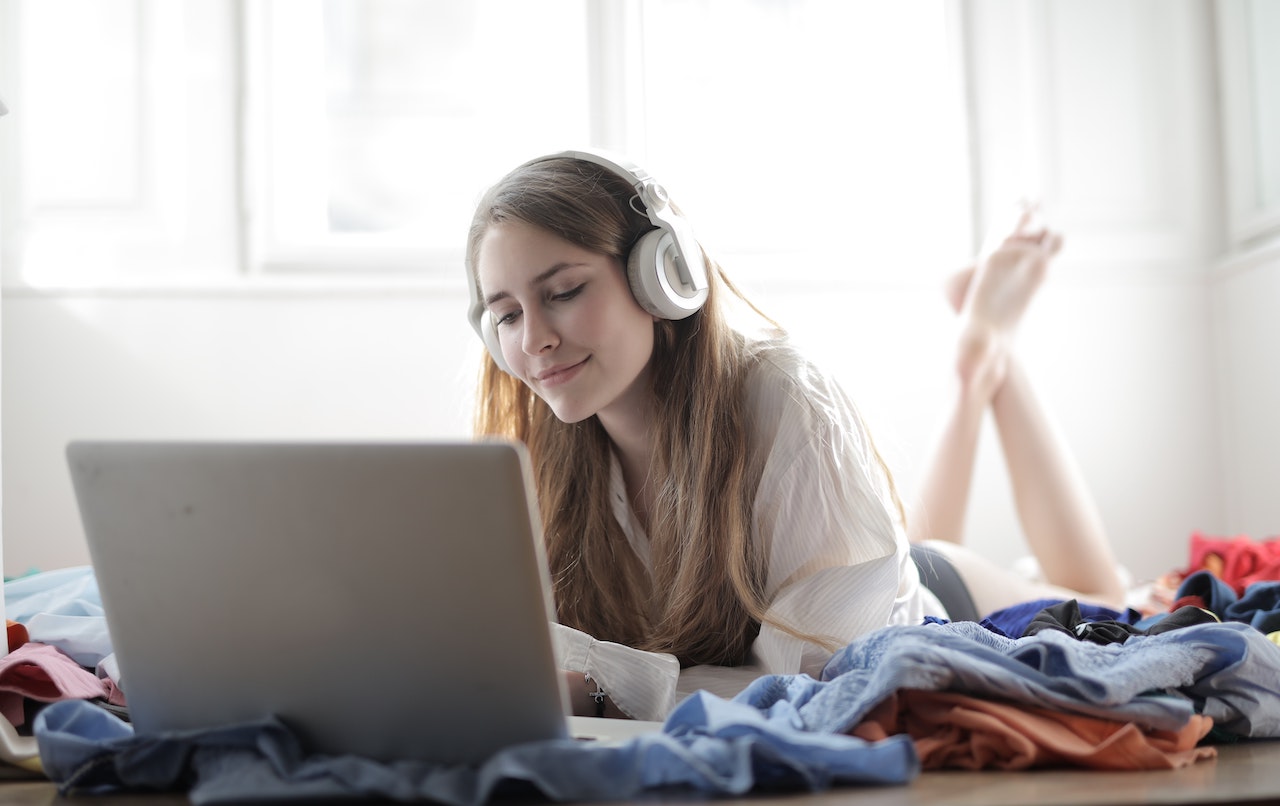 What are the Requirements of a Laptop for Streaming?