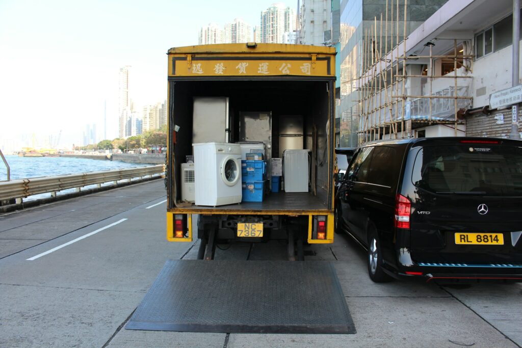 Efficiently Manage Your Relocation With Moving Services
