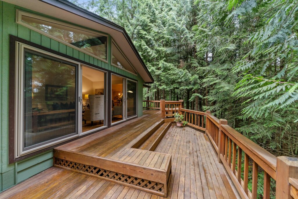 Creative Deck Design Ideas for Modern Outdoor Living Spaces